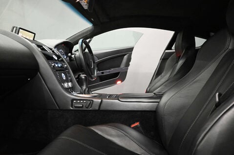 Aston Martin Vantage 4.3 Vantage V8 3dr 29
