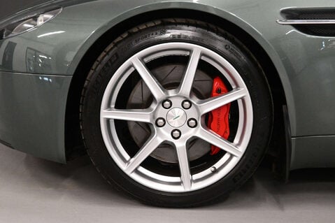 Aston Martin Vantage 4.3 Vantage V8 3dr 44