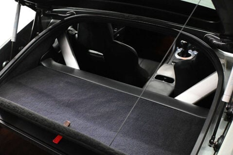 Aston Martin Vantage 4.3 Vantage V8 3dr 31