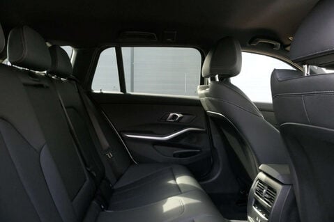 BMW 3 Series 2.0 330E M Sport Auto 5dr 39