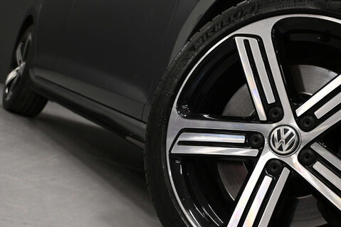 Volkswagen Golf 2.0 Golf R TSi Semi-Auto 4WD 5dr 10