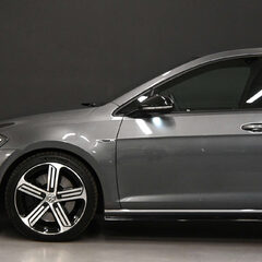 Volkswagen Golf 2.0 Golf R TSi Semi-Auto 4WD 5dr 1