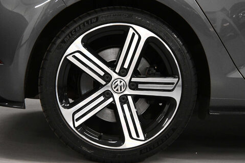 Volkswagen Golf 2.0 Golf R TSi Semi-Auto 4WD 5dr 19