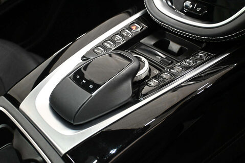 Aston Martin DBX 4.0 DBX V8 Auto 4WD 5dr 34