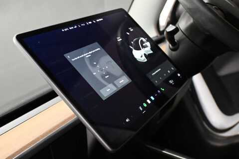Tesla Model 3 ModeL 3 Performance AWD 4WD 4dr 16