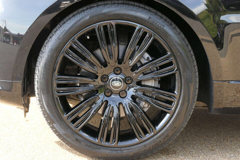 Land Rover Range Rover Sport 3.0 Range Rover Sport HSE Dynamic Black D MHEV Auto 4WD 5dr 9