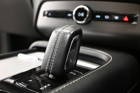 Volvo XC90 2.0 XC90 R-Design T8 Recharge AWD Auto 4WD 5dr 19
