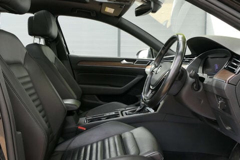 Volkswagen Passat 1.4 Passat GTe Semi-Auto 5dr 23