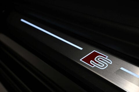 Audi A6 2.0 A6 Black Edition 40 TDI MHEV Q Semi-Auto 4WD 5dr 30