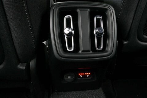 Volvo XC40 1.5 XC40 Momentum T3 Auto 5dr 24