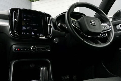Volvo XC40 1.5 XC40 Momentum T3 Auto 5dr 26