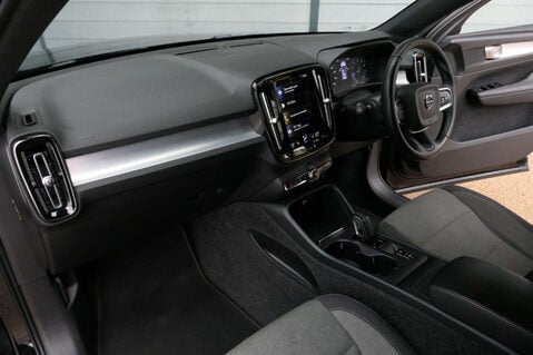 Volvo XC40 1.5 XC40 Momentum T3 Auto 5dr 27