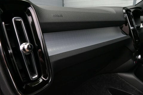 Volvo XC40 1.5 XC40 Momentum T3 Auto 5dr 28