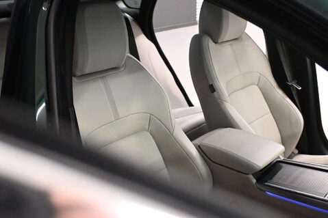 Jaguar XF 2.0 XF R-Dynamic S D MHEV Auto 4dr 9