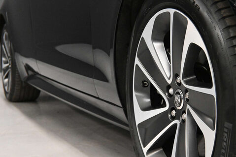 Jaguar XF 2.0 XF R-Dynamic S D MHEV Auto 4dr 33