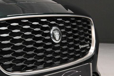 Jaguar XF 2.0 XF R-Dynamic S D MHEV Auto 4dr 31
