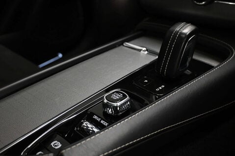 Volvo XC90 2.0 XC90 R-Design T8 Recharge AWD Auto 4WD 5dr 43