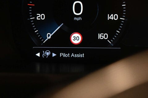 Volvo XC90 2.0 XC90 R-Design T8 Recharge AWD Auto 4WD 5dr 53