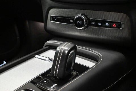 Volvo XC90 2.0 XC90 R-Design T8 Recharge AWD Auto 4WD 5dr 60