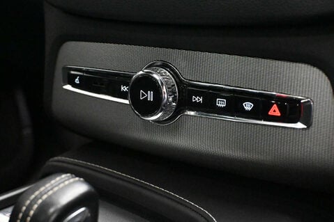 Volvo XC90 2.0 XC90 R-Design T8 Recharge AWD Auto 4WD 5dr 45