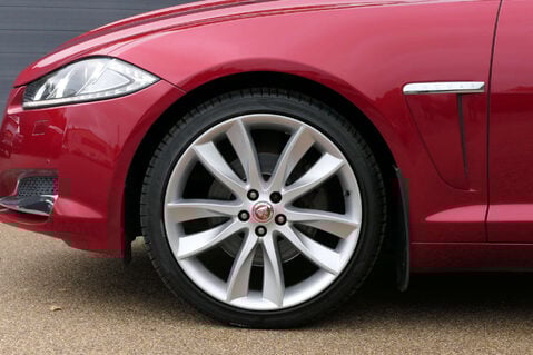 Jaguar XF 3.0 XF Premium Luxury V6 D Auto 4dr 9