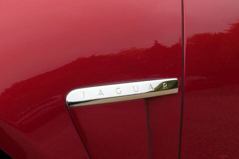 Jaguar XF 3.0 XF Premium Luxury V6 D Auto 4dr 33