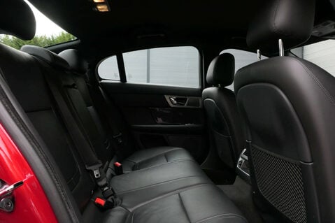 Jaguar XF 3.0 XF Premium Luxury V6 D Auto 4dr 43