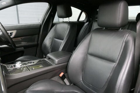 Jaguar XF 3.0 XF Premium Luxury V6 D Auto 4dr 4