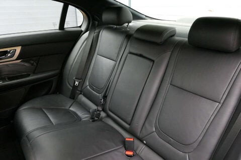 Jaguar XF 3.0 XF Premium Luxury V6 D Auto 4dr 5