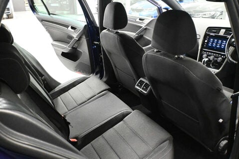 Volkswagen Golf 2.0 Golf R TSi 4Motion Semi-Auto 4WD 5dr 21
