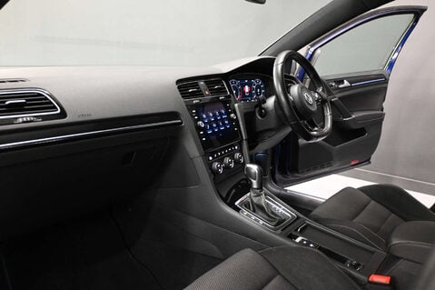 Volkswagen Golf 2.0 Golf R TSi 4Motion Semi-Auto 4WD 5dr 15