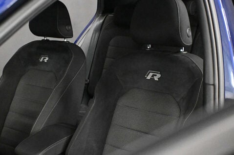 Volkswagen Golf 2.0 Golf R TSi 4Motion Semi-Auto 4WD 5dr 17
