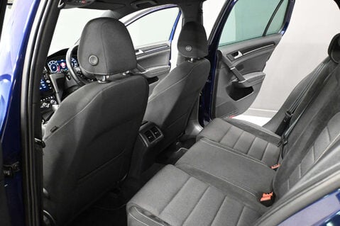 Volkswagen Golf 2.0 Golf R TSi 4Motion Semi-Auto 4WD 5dr 10