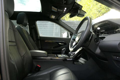 Land Rover Range Rover Evoque 2.0 Range Rover Evoque R-Dynamic SE MHEV Auto 4WD 5dr 18