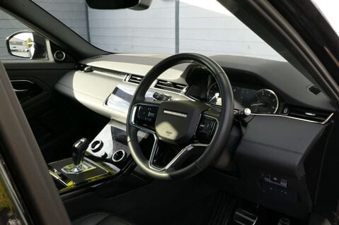 Land Rover Range Rover Evoque 2.0 Range Rover Evoque R-Dynamic SE MHEV Auto 4WD 5dr 6