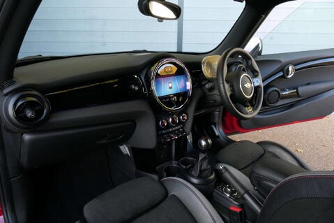 Mini Hatch 2.0 Cooper S Sport 3dr 21