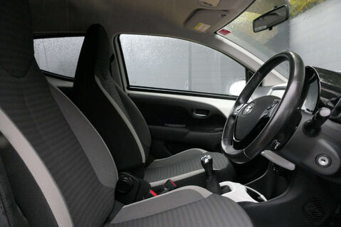 Toyota Aygo 1.0 Aygo X-Plore VVT-i 5dr 19