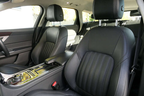 Jaguar XF 2.0 XF Portfolio Auto 5dr 22