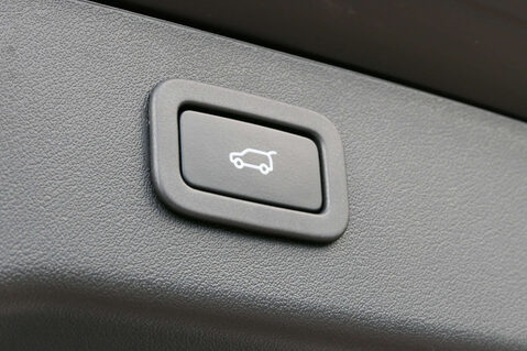 Jaguar XF 2.0 XF Portfolio Auto 5dr 20