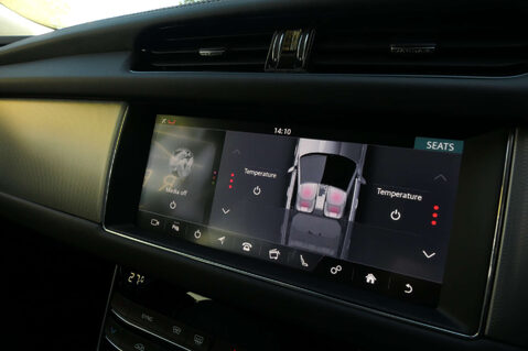 Jaguar XF 2.0 XF Portfolio Auto 5dr 33