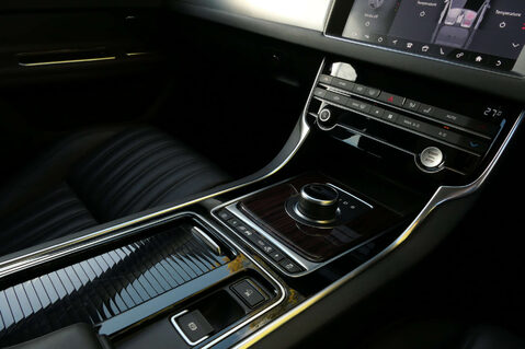 Jaguar XF 2.0 XF Portfolio Auto 5dr 30