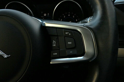 Jaguar XF 2.0 XF Portfolio Auto 5dr 41