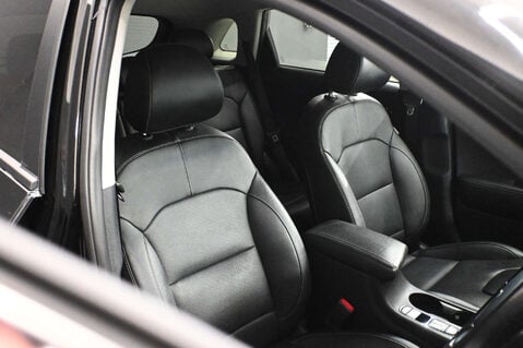 Kia Niro 1.6 Niro 3 HEV Semi-Auto 5dr 37