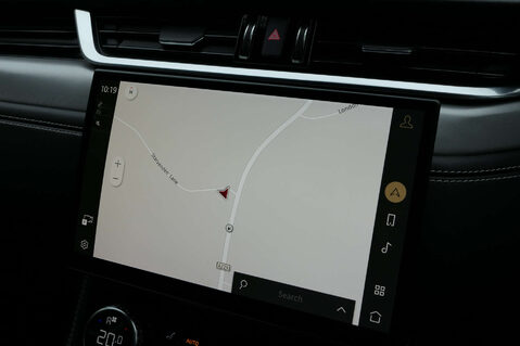 Jaguar F-Pace 3.0 F-Pace R-Dynamic SE D MHEV AWD Auto 4WD 5dr 29