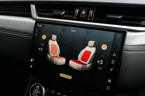 Jaguar F-Pace 3.0 F-Pace R-Dynamic SE D MHEV AWD Auto 4WD 5dr 27