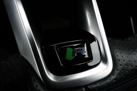 Jaguar F-Pace 3.0 F-Pace R-Dynamic SE D MHEV AWD Auto 4WD 5dr 41