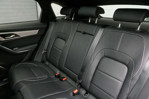 Jaguar F-Pace 3.0 F-Pace R-Dynamic SE D MHEV AWD Auto 4WD 5dr 46