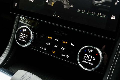 Jaguar F-Pace 3.0 F-Pace R-Dynamic SE D MHEV AWD Auto 4WD 5dr 34