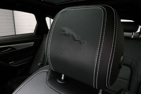 Jaguar F-Pace 3.0 F-Pace R-Dynamic SE D MHEV AWD Auto 4WD 5dr 44