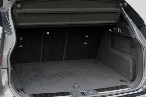 Jaguar F-Pace 3.0 F-Pace R-Dynamic SE D MHEV AWD Auto 4WD 5dr 16